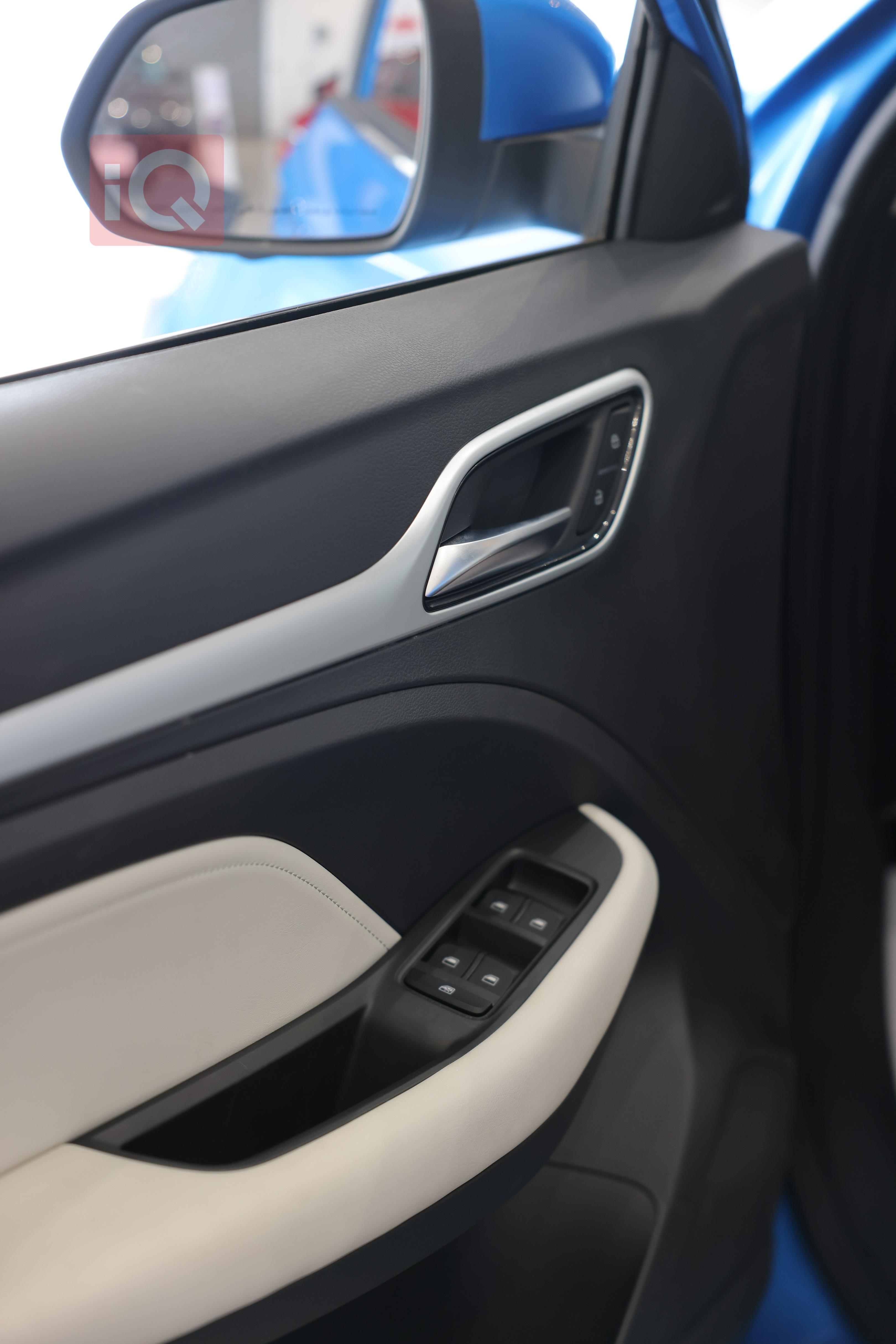 https://cdn.iqcars.ioimg-12.JPG
